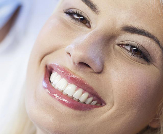 سفید کردن دندان با 10 روش خانگی