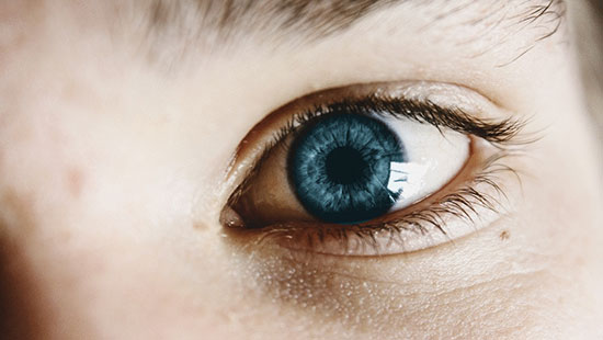 جراحی تغییر دائمی رنگ چشم