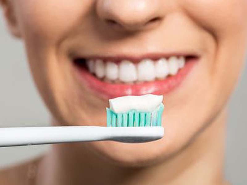 چند روش آسان برای سفید کردن دندان