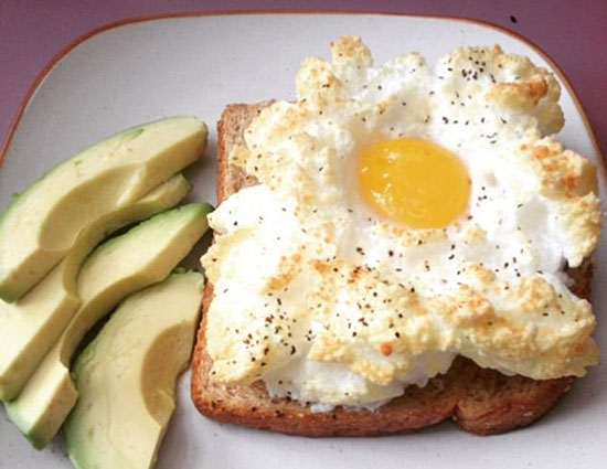تخم مرغ ابری برای صبحانه
