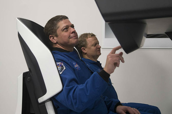 فضانوردان برای سفر به فضا چه آموزش هایی می‌بینند؟