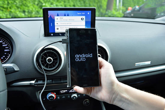 اندروید آتو (Android Auto) چیست و چه ویژگی‌هایی دارد؟